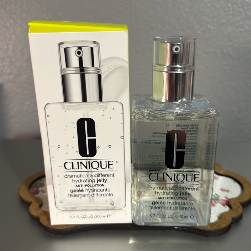 Clinique Dramatically Different Hydrating Jelly Moisturizer, 6.7 oz/200 ml, NEW